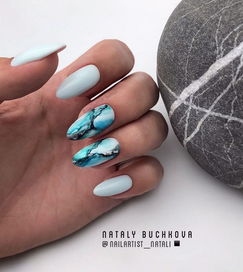 Idea kreatif untuk manicure marmar 2024-2025: berita reka bentuk segar