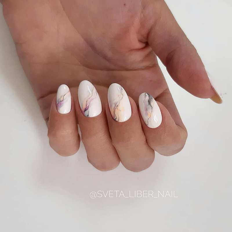 Idea kreatif untuk manicure marmar 2024-2025: berita reka bentuk segar