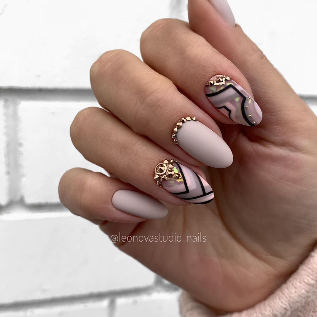 The most beautiful manicure trends in the season 2024-2025: top new products, the best ideas in the photo