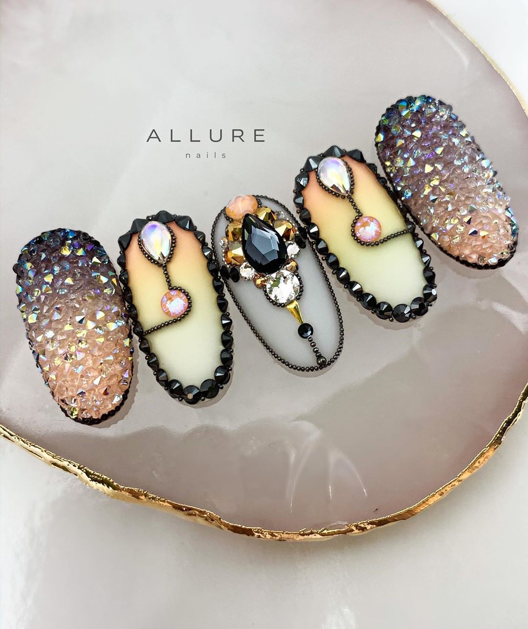 The most beautiful manicure trends in the season 2024-2025: top new products, the best ideas in the photo