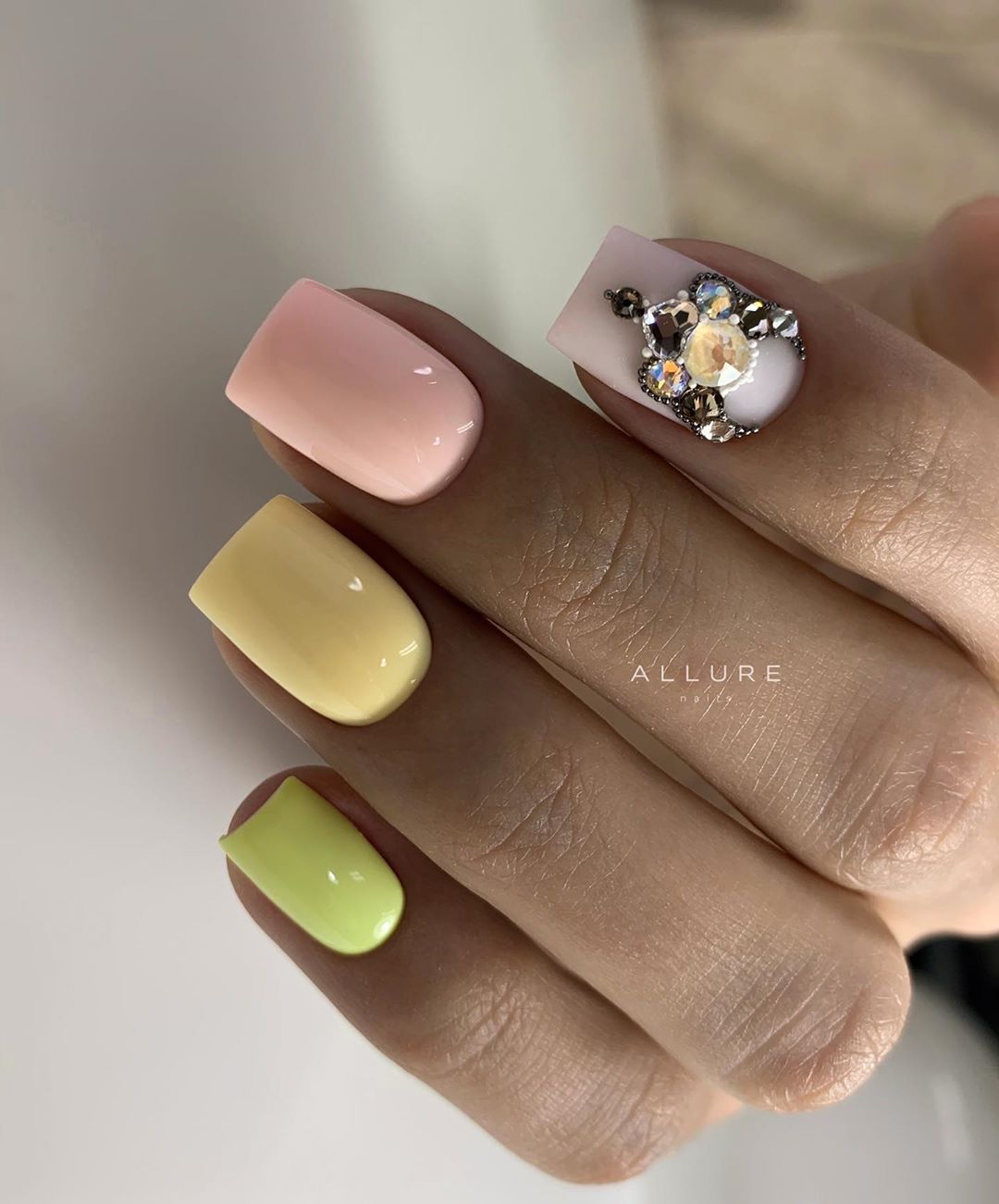 The most beautiful manicure trends in the season 2024-2025: top new products, the best ideas in the photo