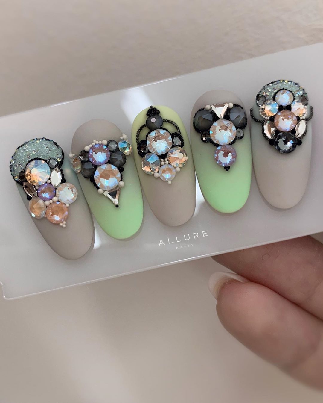 The most beautiful manicure trends in the season 2024-2025: top new products, the best ideas in the photo