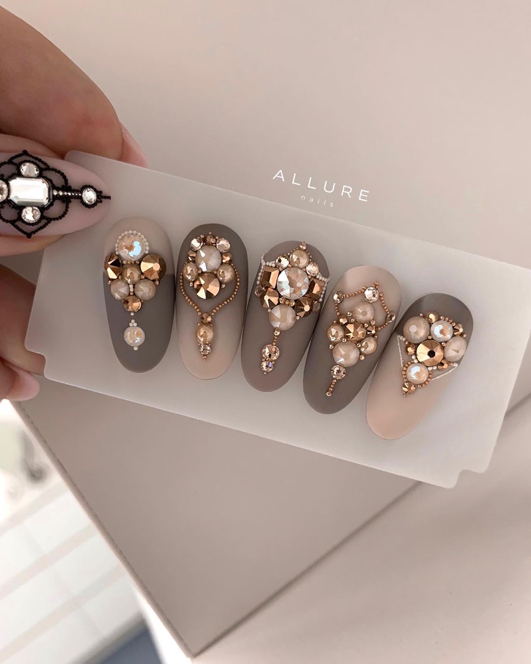 The most beautiful manicure trends in the season 2024-2025: top new products, the best ideas in the photo